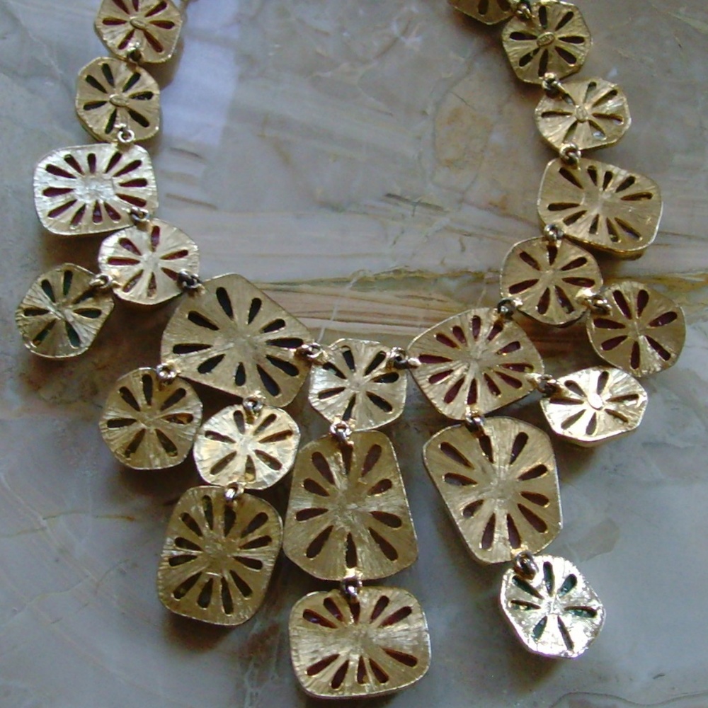 Kenneth J Lane Bib Necklace - Picture 15 of 16